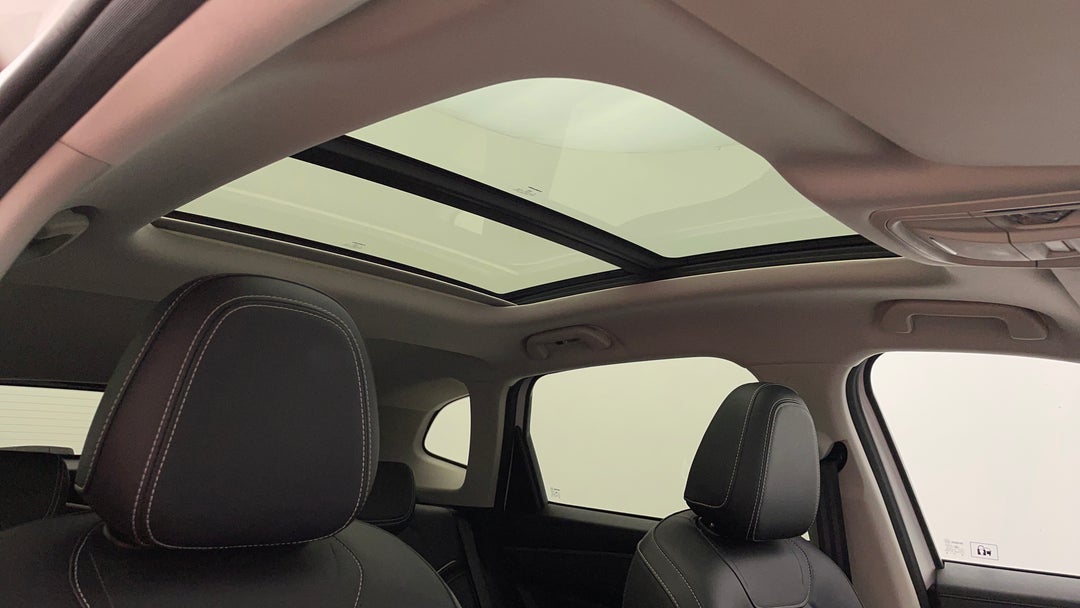 Interior Sunroof/Moonroof