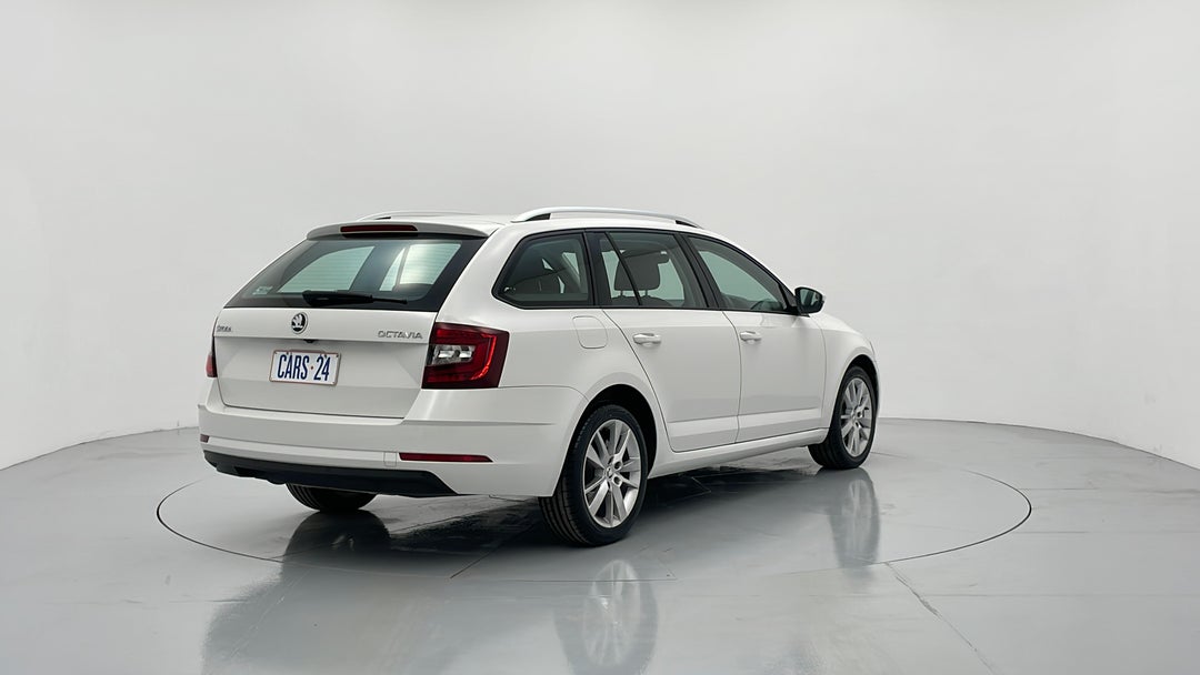 Right Back Diagonal (45- Degree) View