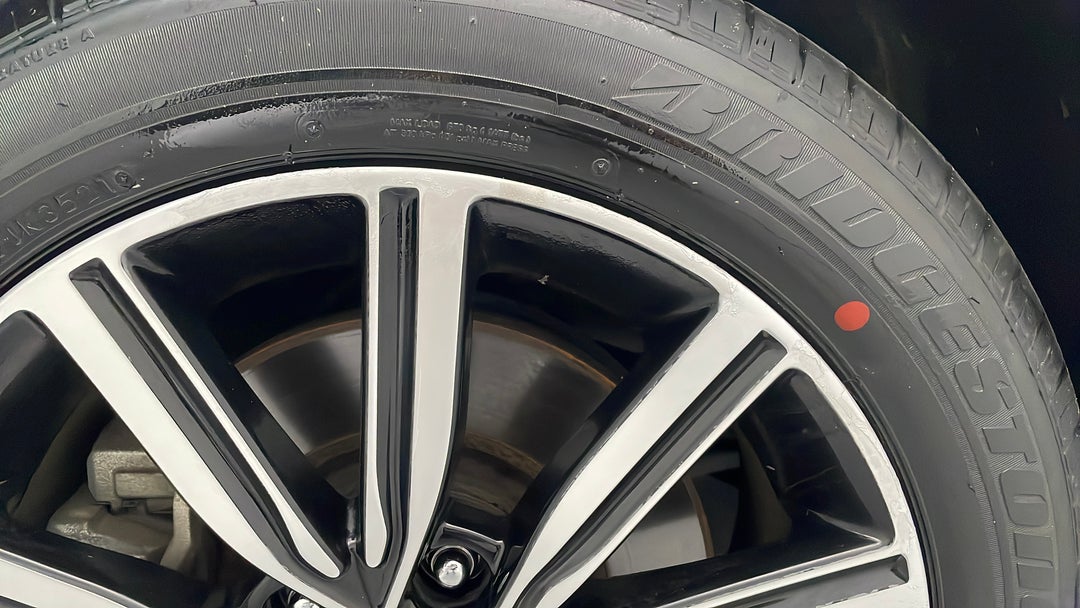 2018 Kia Optima Si, Automatic, 75642 km, Wheels Rim Front LHS Scratch