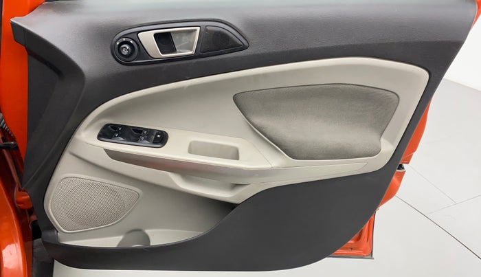 2016 Ford Ecosport 1.5 TITANIUM TI VCT, Petrol, Manual, 98,612 km, Driver Side Door Panels Control