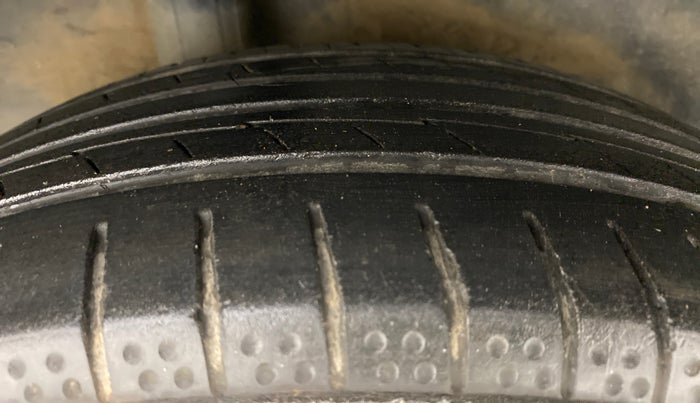 2015 Honda City V MT PETROL, Petrol, Manual, 65,973 km, Right Rear Tyre Tread