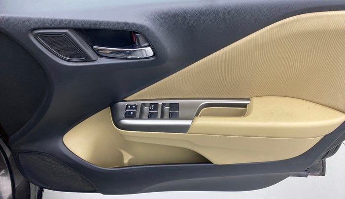 2015 Honda City V MT PETROL, Petrol, Manual, 65,973 km, Driver Side Door Panels Control