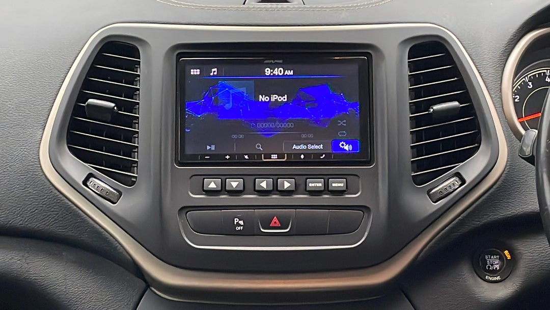 2016 Jeep Cherokee Longitude (4x4), Automatic, 93303 km, Infotainment System