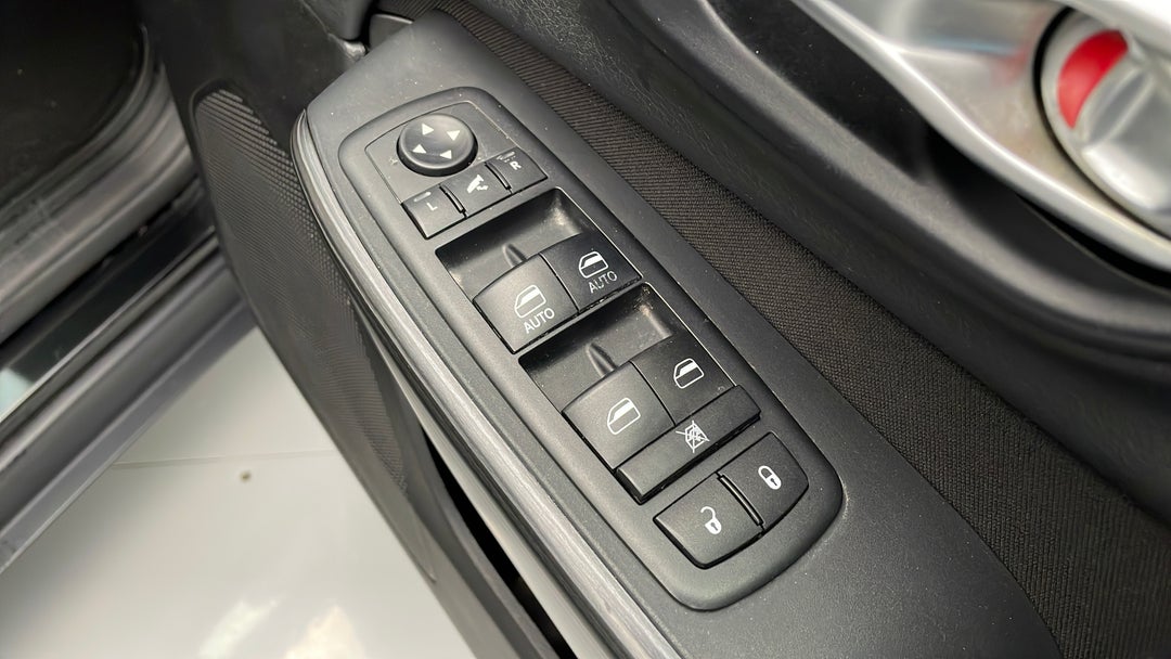 2016 Jeep Cherokee Longitude (4x4), Automatic, 93303 km, Drivers Side Door Panel Controls