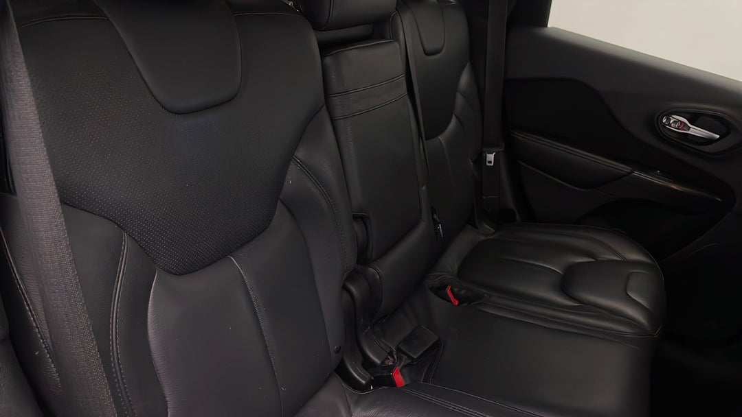 2016 Jeep Cherokee Longitude (4x4), Automatic, 93303 km, Right Side Rear Door Cabin View