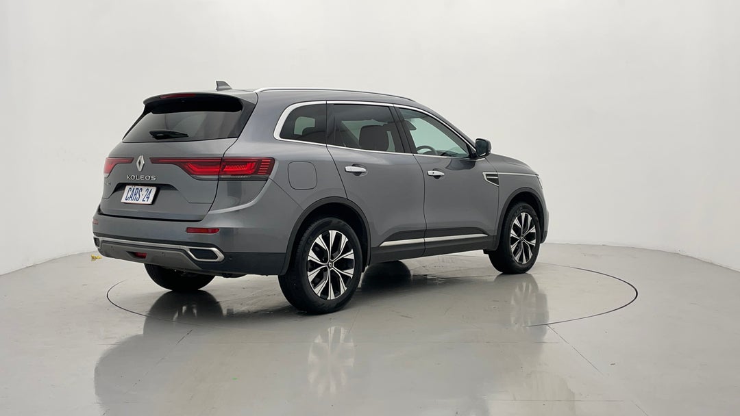 Right Back Diagonal (45- Degree) View