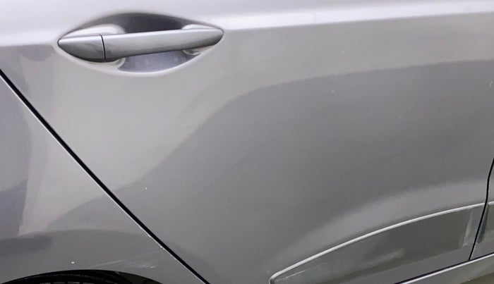 2017 Hyundai Grand i10 SPORTZ (O) AT 1.2 KAPPA VTVT, Petrol, Automatic, 33,077 km, Right rear door - Slightly dented
