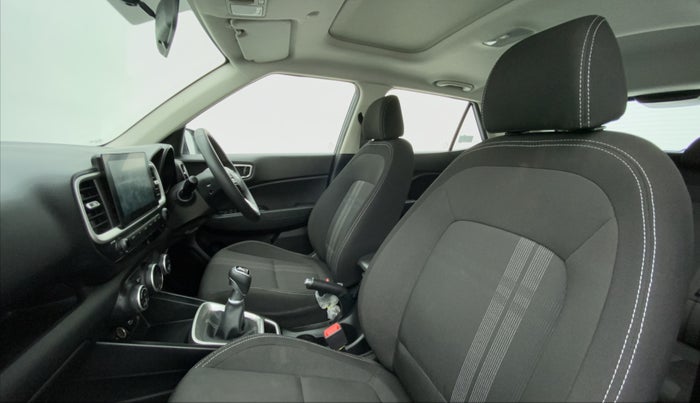 2022 Hyundai VENUE 1.5 SX CRDI MT, Diesel, Manual, 21,228 km, Right Side Front Door Cabin