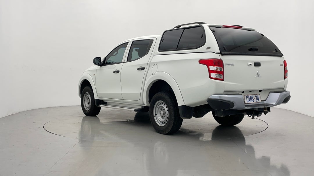 Left Back Diagonal (45- Degree) View