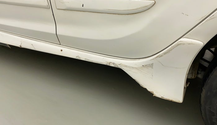 2013 Hyundai i20 MAGNA (O) 1.2, Petrol, Manual, 70,894 km, Left running board - Cladding has minor damage