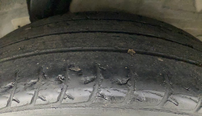2013 Hyundai i20 MAGNA (O) 1.2, Petrol, Manual, 70,894 km, Left Rear Tyre Tread