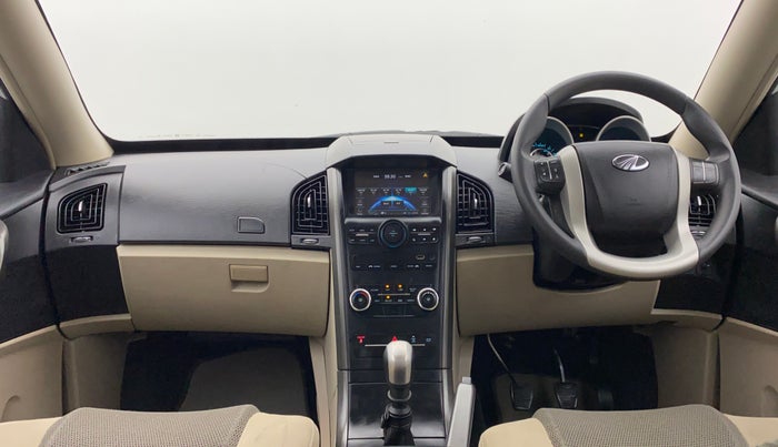 2017 Mahindra XUV500 W6 4X2, Diesel, Manual, 36,565 km, Dashboard View