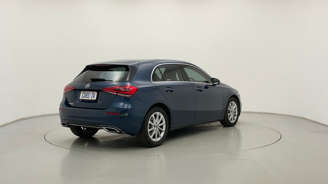 2022 Mercedes-benz A180 A180, Automatic, 22653 km, Right Back Diagonal (45- Degree) View