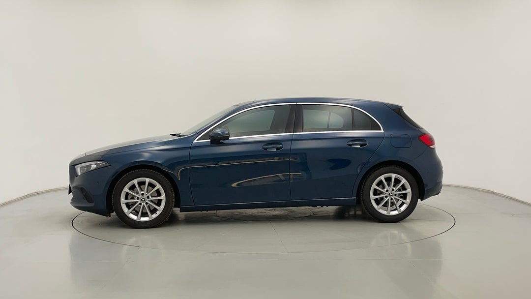 2022 Mercedes-benz A180 A180, Automatic, 22653 km, Left Side View