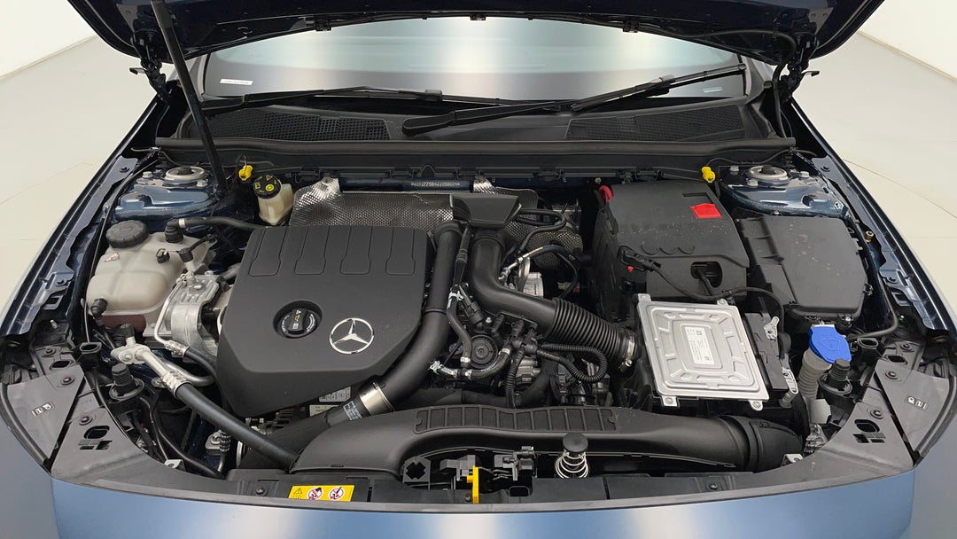 2022 Mercedes-benz A180 A180, Automatic, 22653 km, Open Bonnet (Engine)