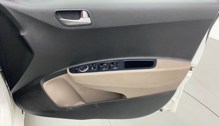 2016 Hyundai Grand i10 SPORTZ 1.2 KAPPA VTVT, Petrol, Manual, 19,416 km, Driver Side Door Panels Control