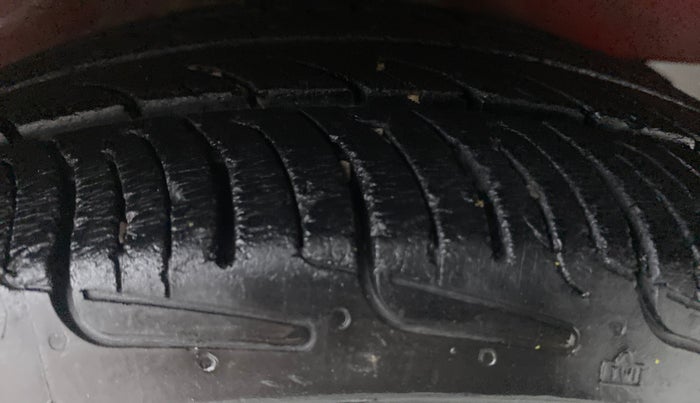 2014 Honda Brio S MT, Petrol, Manual, 61,612 km, Right Rear Tyre Tread