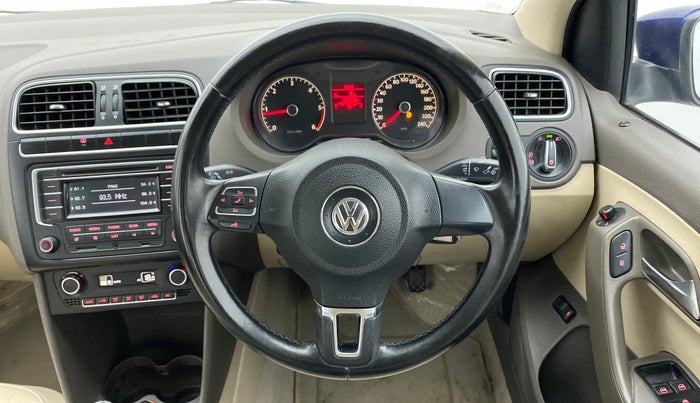 2013 Volkswagen Vento HIGHLINE DIESEL 1.6, Diesel, Manual, 90,332 km, Steering Wheel Close Up