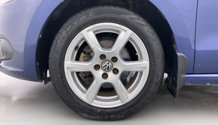 2013 Volkswagen Vento HIGHLINE DIESEL 1.6, Diesel, Manual, 90,332 km, Right Front Wheel