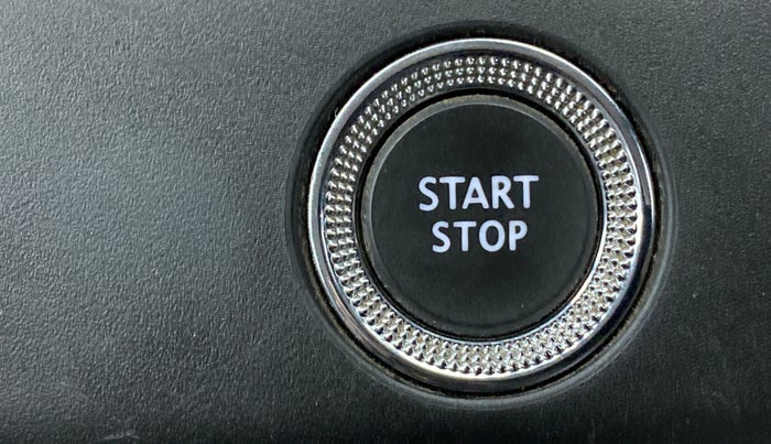 2019 Renault TRIBER 1.0 RXZ, Petrol, Manual, 32,275 km, Keyless Start/ Stop Button