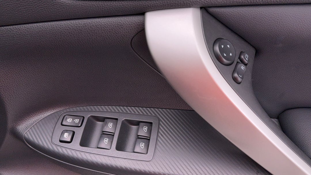 2023 Mitsubishi Eclipse Cross Exceed Phev (AWD), Automatic, 28465 km, Drivers Side Door Panel Controls