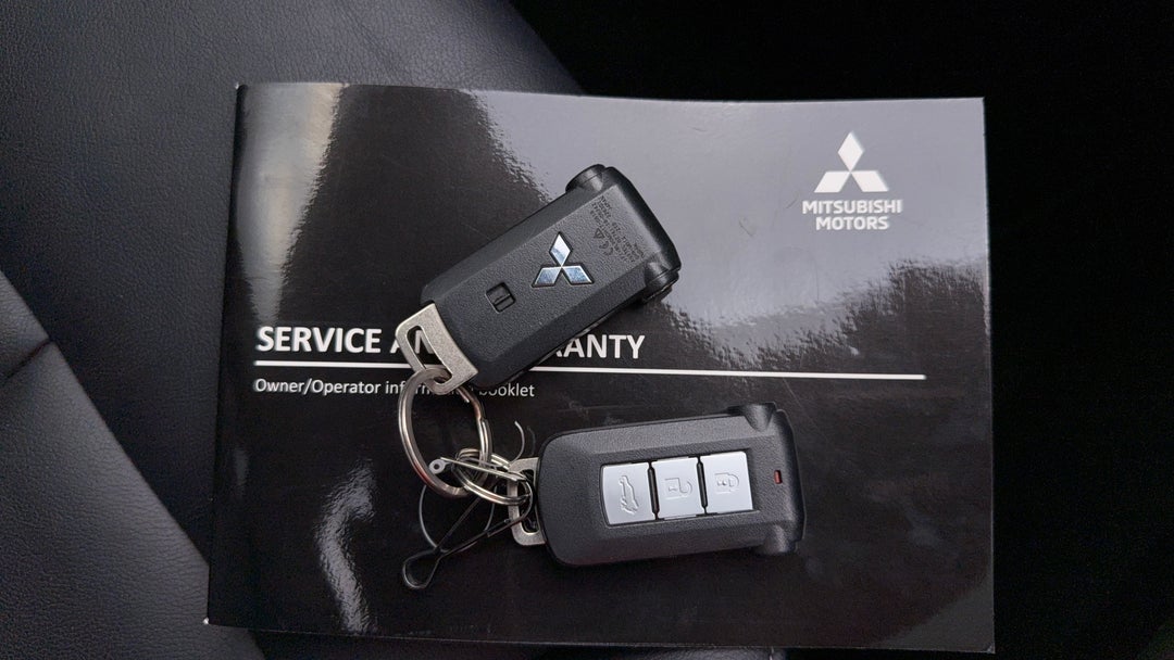 2023 Mitsubishi Eclipse Cross Exceed Phev (AWD), Automatic, 28465 km, Key Close-up