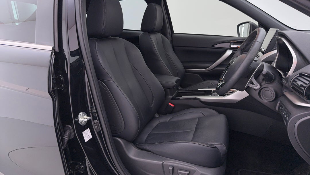 2023 Mitsubishi Eclipse Cross Exceed Phev (AWD), Automatic, 28465 km, Right Side Front Door Cabin View