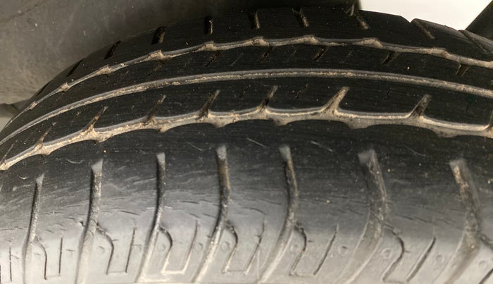 2015 Maruti Wagon R 1.0 VXI, Petrol, Manual, 22,684 km, Left Rear Tyre Tread