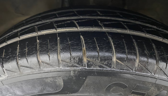 2019 Maruti Alto LXI, Petrol, Manual, 8,568 km, Left Front Tyre Tread