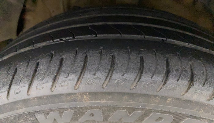 2019 Mahindra XUV300 W8 1.2 PETROL, Petrol, Manual, 43,434 km, Left Front Tyre Tread