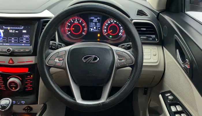 2019 Mahindra XUV300 W8 1.2 PETROL, Petrol, Manual, 43,434 km, Steering Wheel Close Up