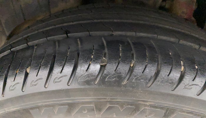 2019 Mahindra XUV300 W8 1.2 PETROL, Petrol, Manual, 43,434 km, Right Rear Tyre Tread