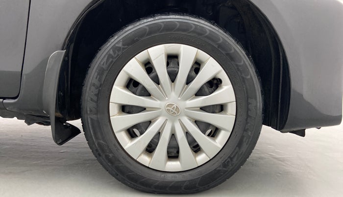 2011 Toyota Etios Liva G, Petrol, Manual, 72,409 km, Right Front Wheel