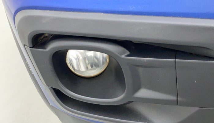 2017 Renault Kwid CLIMBER 1.0 AMT, Petrol, Automatic, 75,450 km, Right fog light - Not fixed properly
