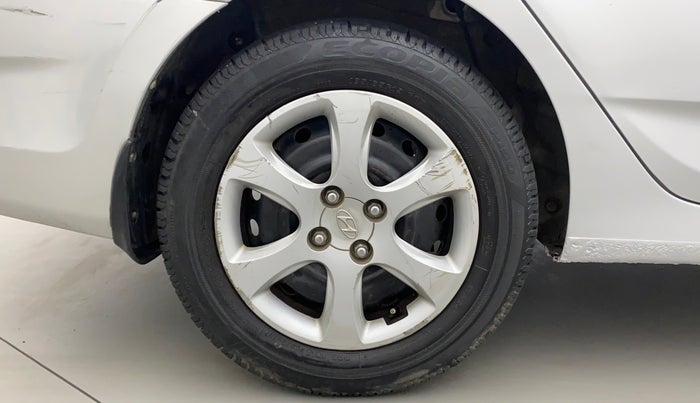 2012 Hyundai Verna FLUIDIC 1.6 VTVT EX, Petrol, Manual, 75,776 km, Right Rear Wheel