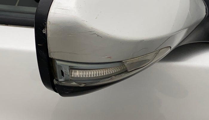 2012 Hyundai Verna FLUIDIC 1.6 VTVT EX, Petrol, Manual, 75,776 km, Right rear-view mirror - Indicator light has minor damage