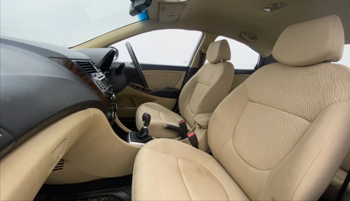 2012 Hyundai Verna FLUIDIC 1.6 VTVT EX, Petrol, Manual, 75,776 km, Right Side Front Door Cabin