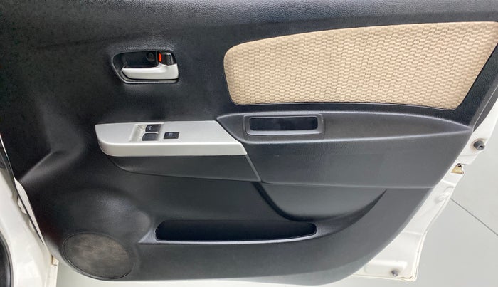 2017 Maruti Wagon R 1.0 LXI CNG, CNG, Manual, 36,407 km, Driver Side Door Panels Control