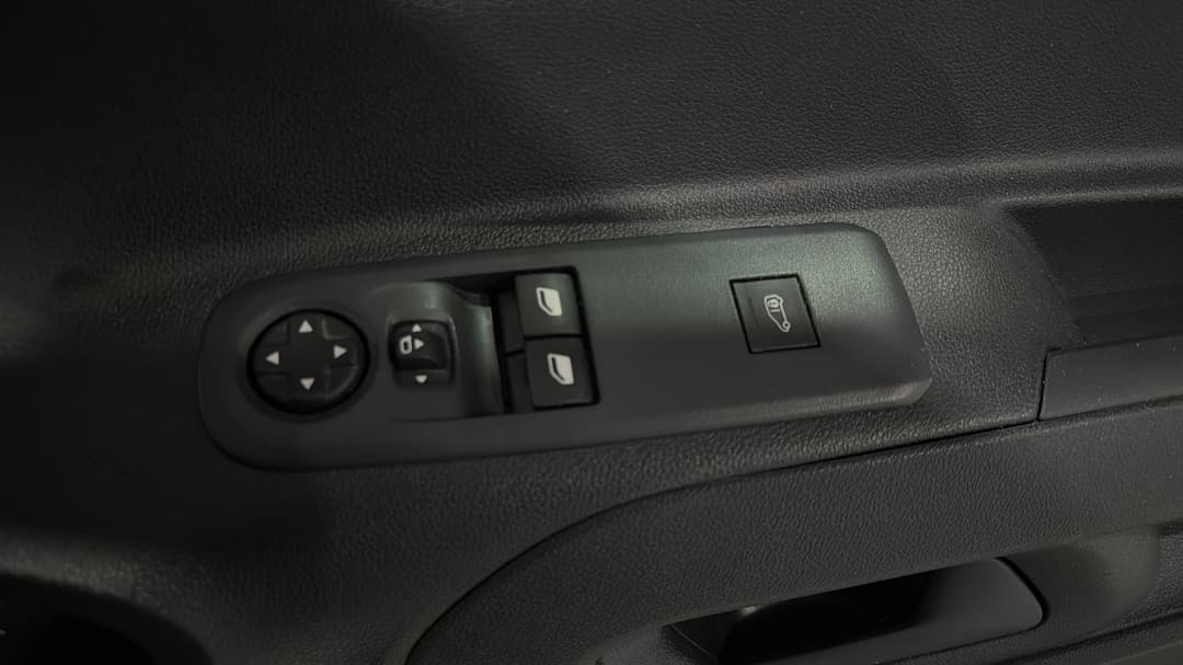2021 Peugeot Partner Lwb, Automatic, 105226 km, Drivers Side Door Panel Controls
