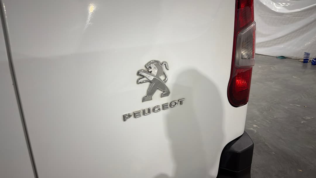 2021 Peugeot Partner Lwb, Automatic, 105226 km, Badge (Boot Right Side)