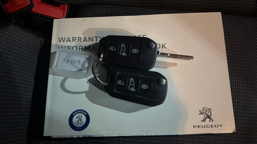 2021 Peugeot Partner Lwb, Automatic, 105226 km, Key Close-up