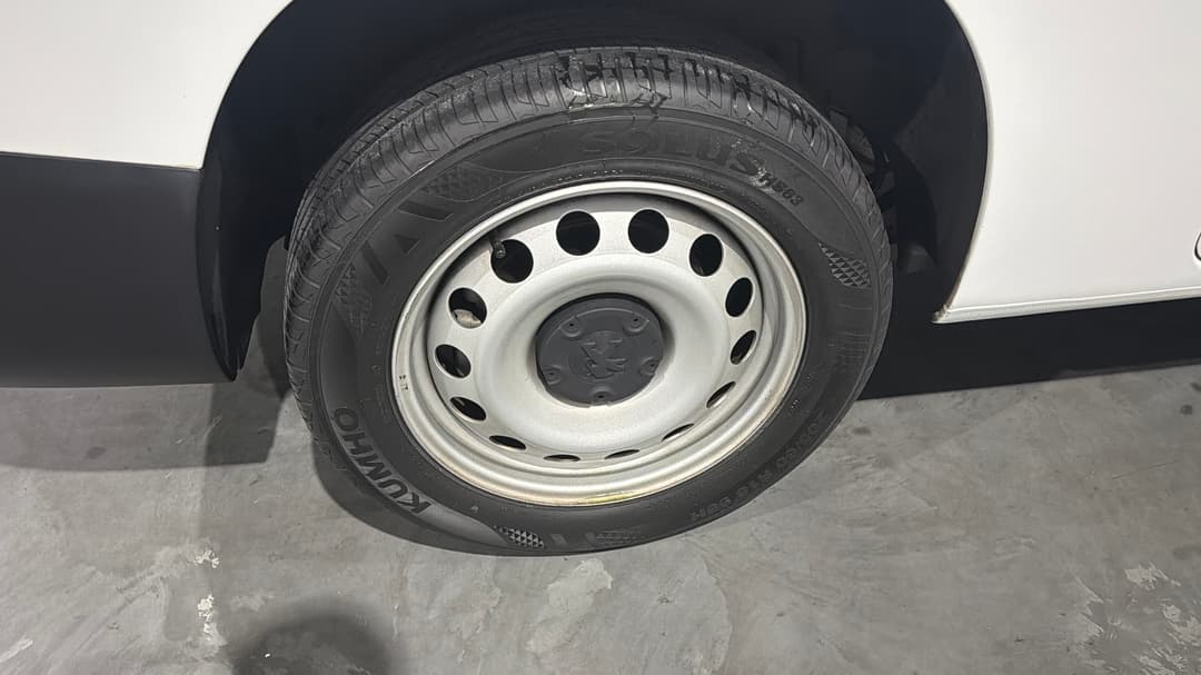 2021 Peugeot Partner Lwb, Automatic, 105226 km, Right Rear Wheel