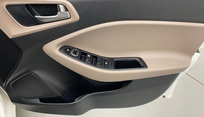 2019 Hyundai Elite i20 SPORTZ PLUS  1.2 CVT, Petrol, Automatic, 31,850 km, Driver Side Door Panels Control