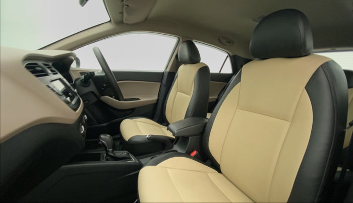 2019 Hyundai Elite i20 SPORTZ PLUS  1.2 CVT, Petrol, Automatic, 31,850 km, Right Side Front Door Cabin