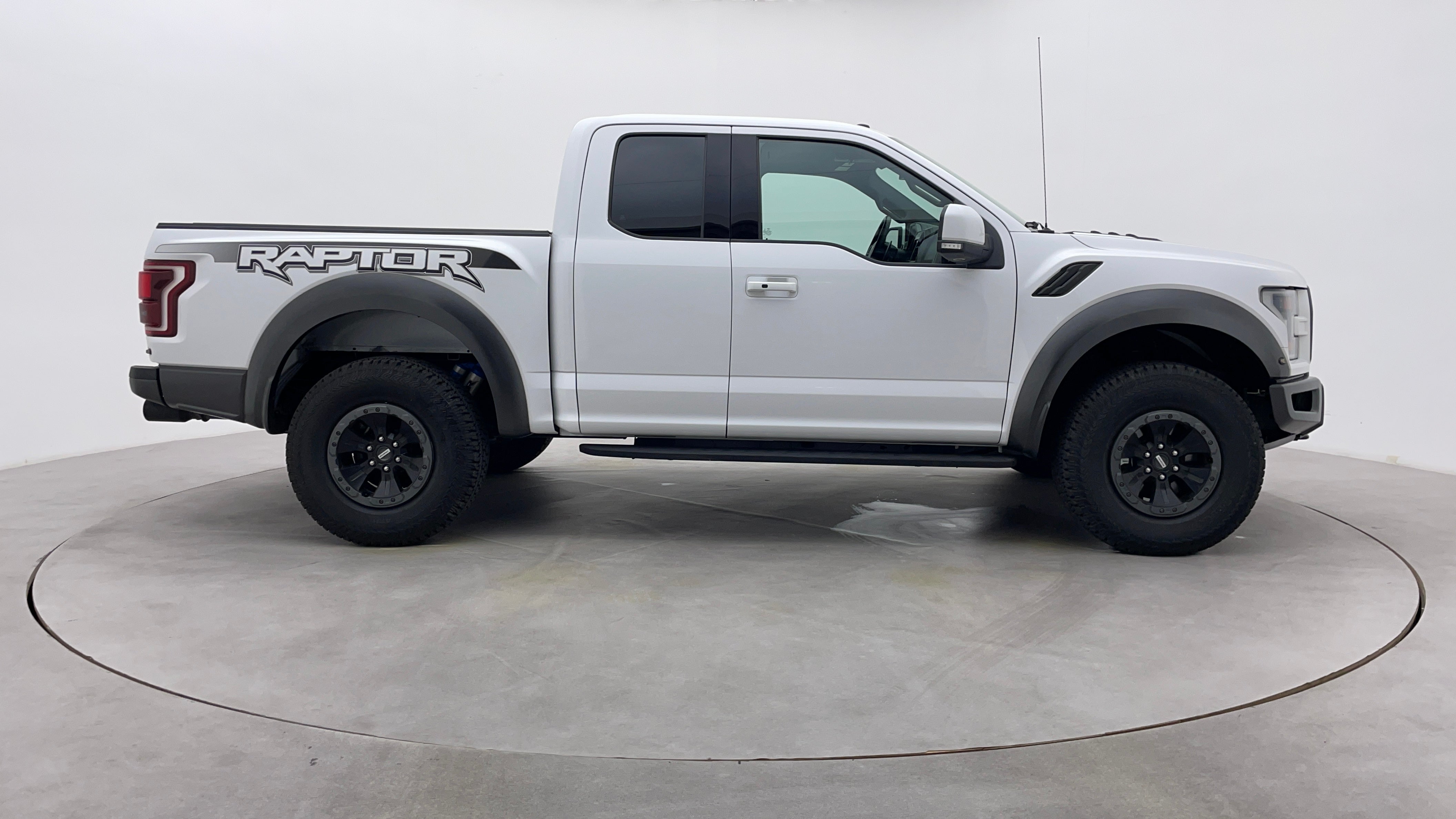Ford F 150 RAPTOR-Right Side View