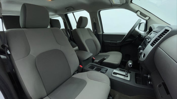 NISSAN X TERRA-Right Side Front Door Cabin View