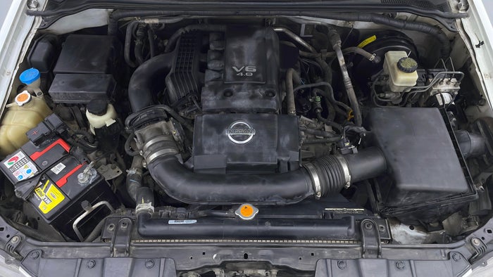 NISSAN X TERRA-Engine Bonet View
