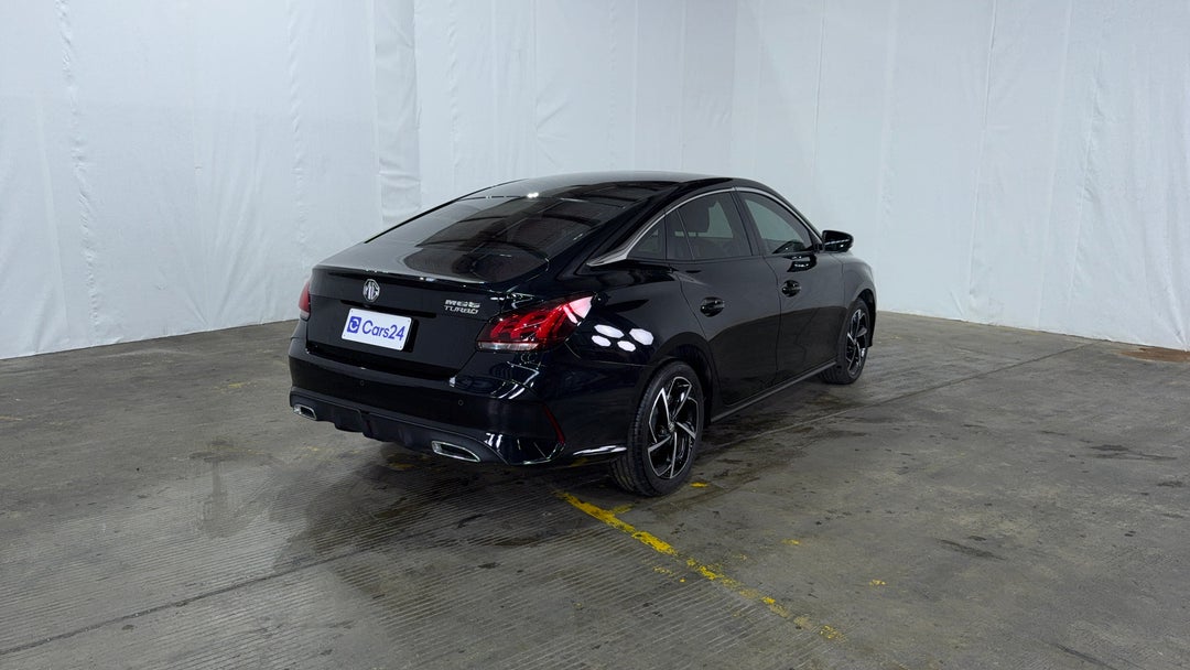 Right Back Diagonal (45- Degree) View