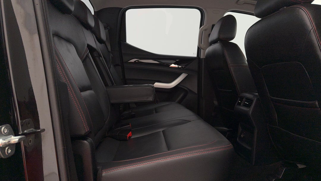 2022 LDV T60 Max Luxe (4x4), Automatic, 58795 km, Right Side Rear Door Cabin View