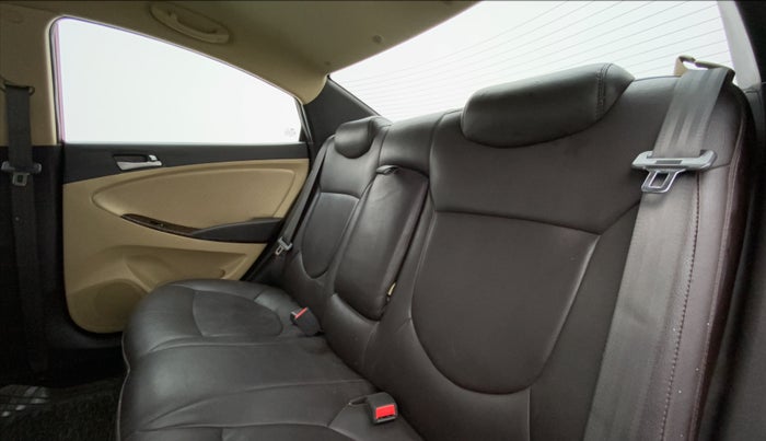 2016 Hyundai Verna FLUIDIC 1.6 VTVT S, Petrol, Manual, 25,370 km, Right Side Rear Door Cabin
